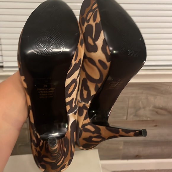 Lovely People Size 10 Animal Print Heels - Picture 6 of 8
